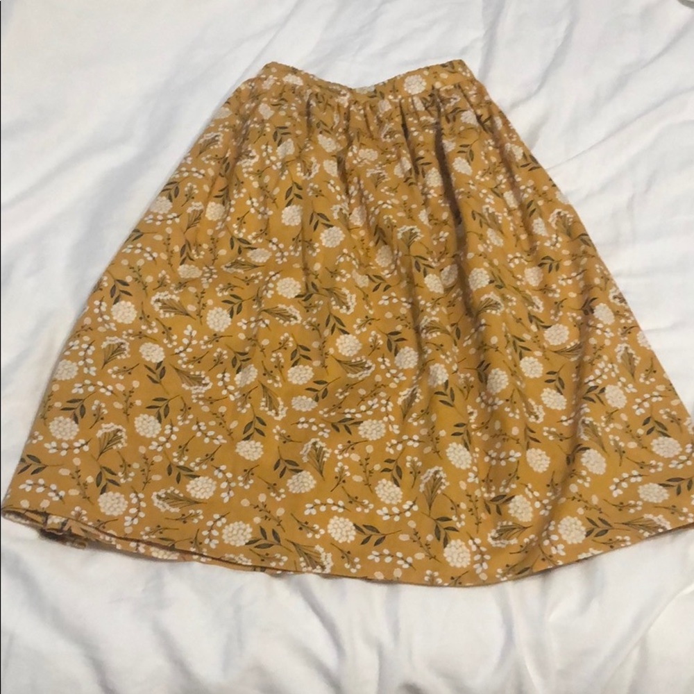 ❤️5 for $20❤️ Yellow Floral Skirt